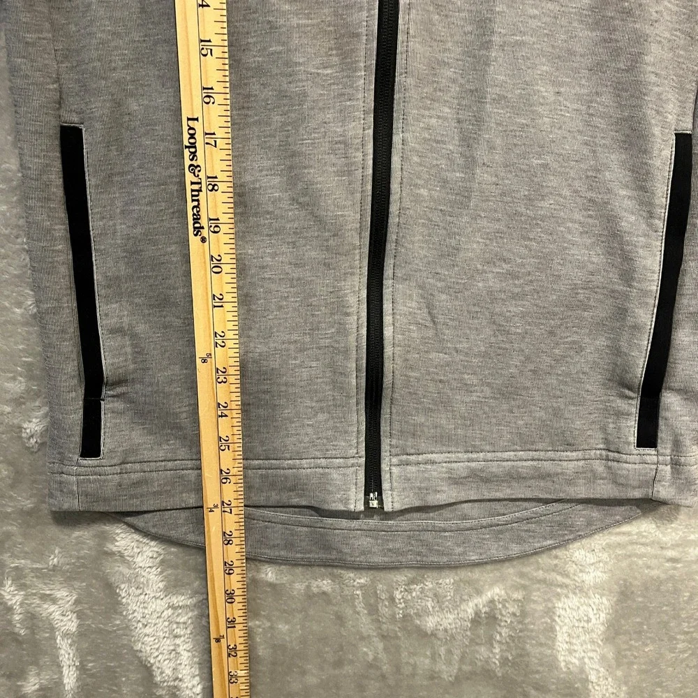 Nike Cleveland Cavaliers Hoodie Mens Small Gray NBA Showtime Dri-FIT 940868-032
